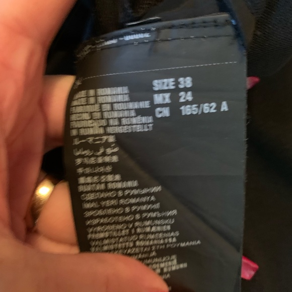 Prada pants - Picture 4 of 7